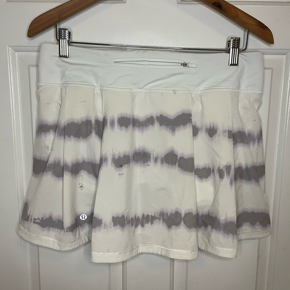 Lululemon Athletica White and Gray Skirt 8 reposhing bc I bought the wrong size - Picture 15 of 16